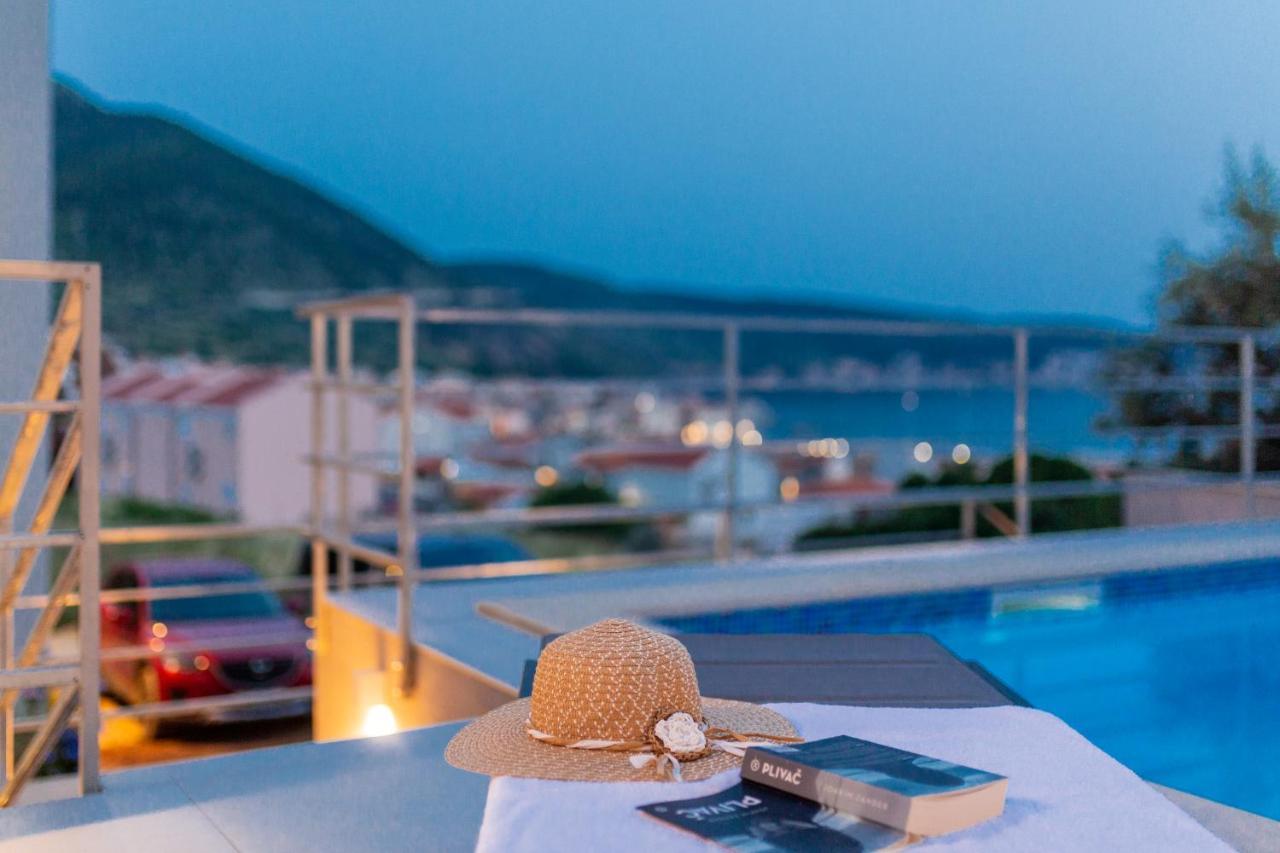 Seaside Elegance Suites Komiza Luaran gambar